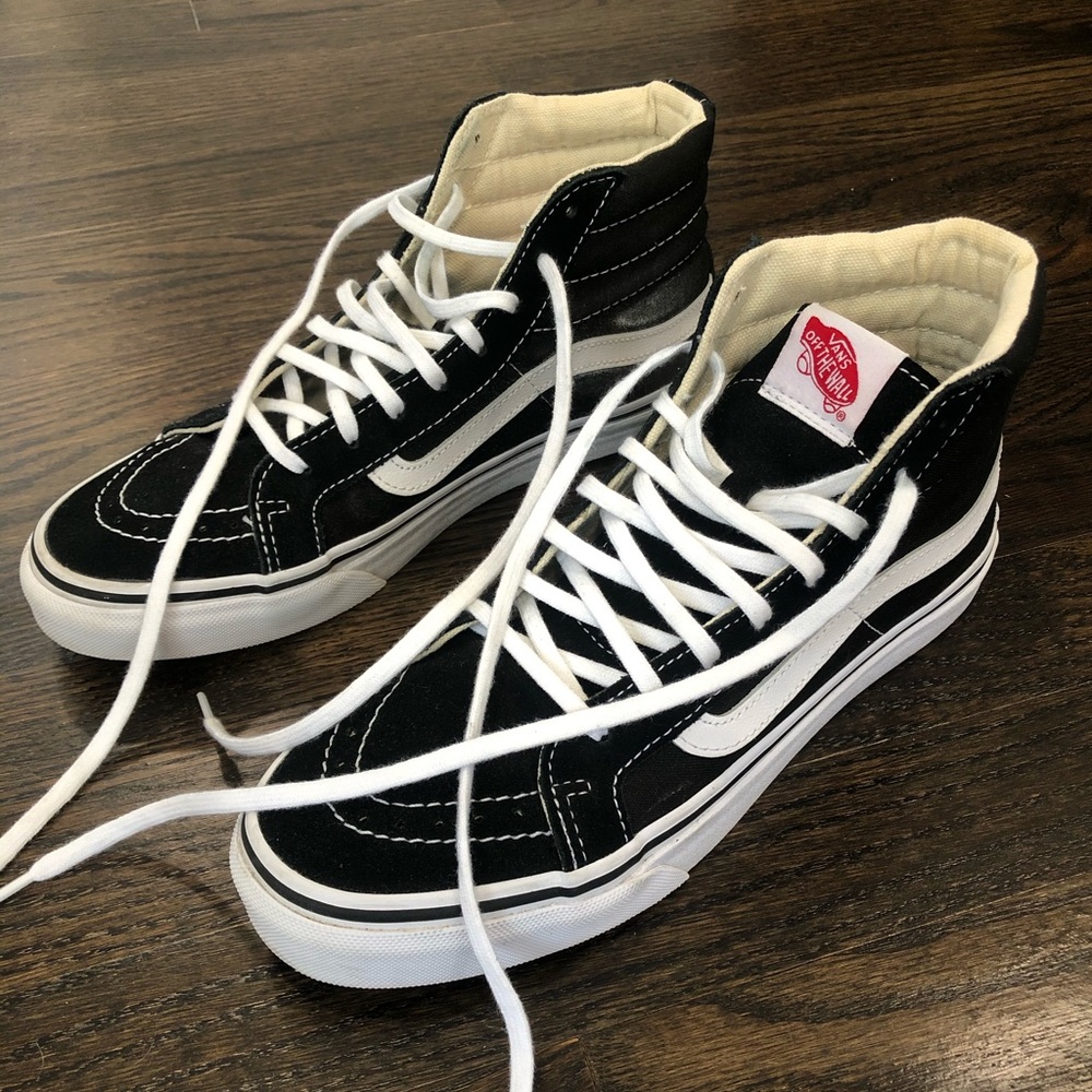 Vans SKATE SK8-HI in Black/White ONLY WORN ONCE ❤️
